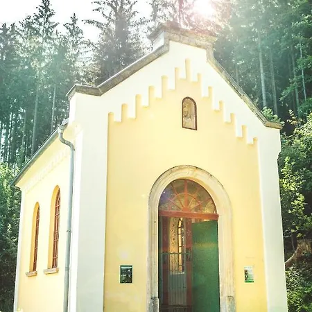 Retro Pod Zvicinou فندق